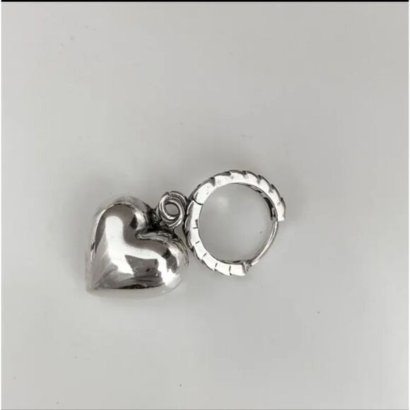 Sterling Silver 🐻 Teddy Bear ♥️ Heart Earrings - Picture 4 of 6